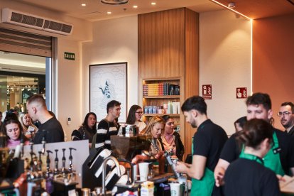 Apertura de la cafetería Starbucks en el Parque Comercial Gran Plaza de Roquetas de Mar, a 6 de marzo de 2025.