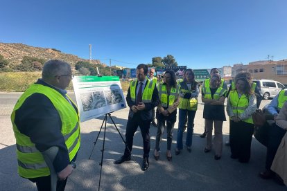 Explicación del nuevo proyecto para mejorar la seguridad vial y la entrada a Garrucha.