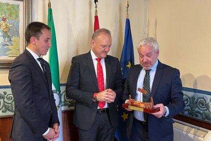 Celebran el primer acto conjunto tras la firma del hermanamiento.