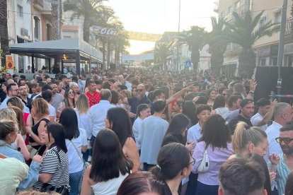 Cientos de personas en la Feria del Tardeo de Olula del Río.