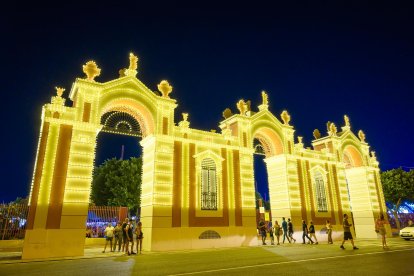 Vista de la portada de la Feria de Almería