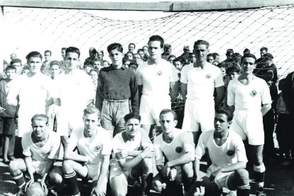 Equipo del SEU de 1942: Compadrillo, Roig, Moreno, Carlos Orihuela, Plazilla, Rafaelico, Martos, Coli García, Soler, Flores y Rigaud.