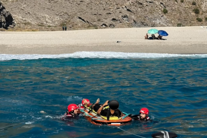 Rescate reciente en la Playa de Los Muertos por parte de Protección Civil Carboneras