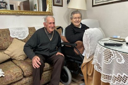 Aurelio Gallardo y María Gallardo, en su domicilio de Vera.