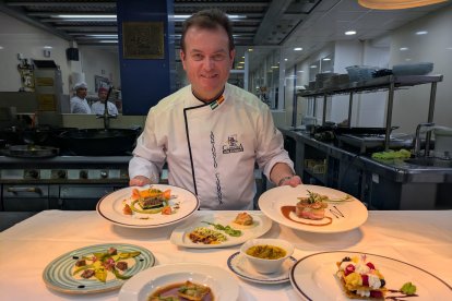 El chef Antonio Carmona, de la Terraza Carmona, con elaboraciones para este jueves.