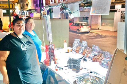 Castañeras de Adra, Adela y Conchi.