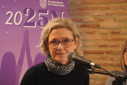 Nanda Santana en las caballerizas del Castillo de San Andrés