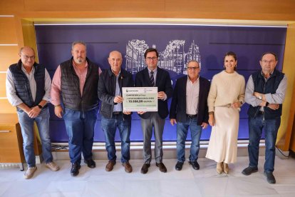 El alcalde, Francisco Góngora, acompañado de los concejales José Francisco Rivera y Delia Mira, ha recibido al presidente de Campoejido, Cristóbal Martín y otros miembros del Consejo Rector