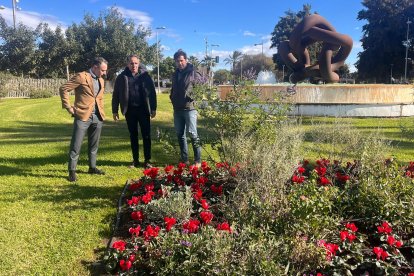 Alfonso Parra Torres, director técnico UTE y Juan Miguel Tristante de STV junto al edil de Zonas Verdes