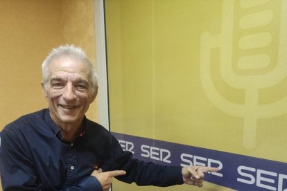Pepe Nieto en los estudios de la Cadena SER Almería.