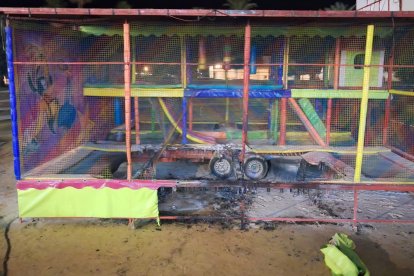 Colchonetas calcinadas en el Parque Andaluz