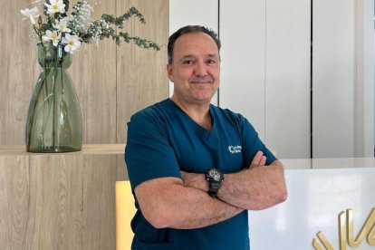 El doctor Manuel Felices, cirujano y especialista en tratamientos corporales en La Vega Clinic.
