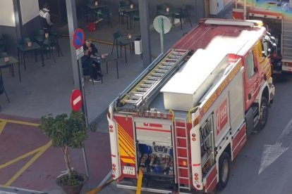 Incendio en un bar de la Plaza de Abastos de Albox.