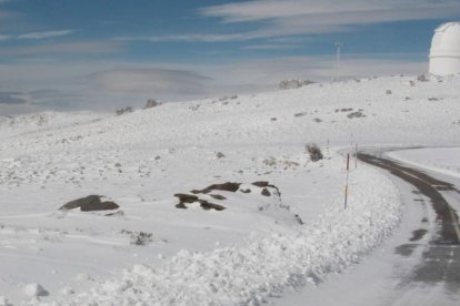 Imagen de la última nevada en Calar Alto. Se recomienda no subir al Observatorio si no es estrictamente necesario.