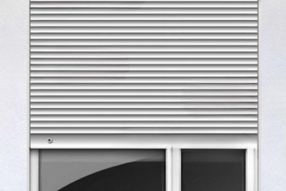 Las persianas enrollables exteriores siguen siendo una de las soluciones más eficaces para proteger las viviendas del sol y el calor en Almería.