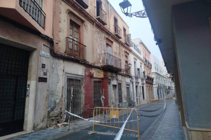 Calle Hernán Cortés cerrada al tráfico