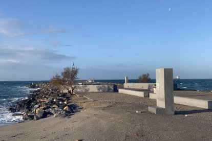 Espigón de La Térmica sobre el que se ha previsto actuar