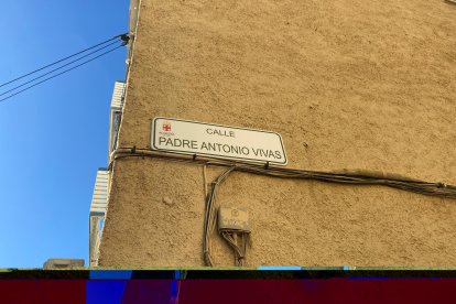 La antigua calle Crucero Canarias, hoy rebautizada como calle Padre Antonio Vivas.