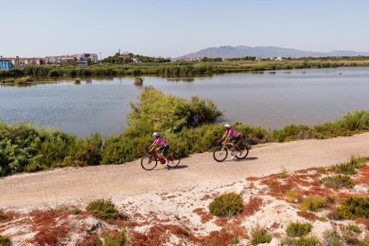 Una de las rutas ciclistas por el Salar de los Canos de Vera.