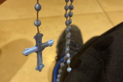 Los almerienses rezando por la paz en el sótano del hotel de Jerusalén.