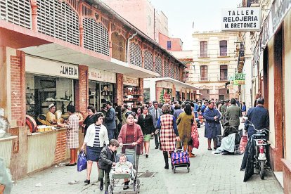Barracas de la Circunvalación del Mercado Central de Abastos. Se construyeron en 1963 cuando el interior de la Plaza se había quedado pequeño