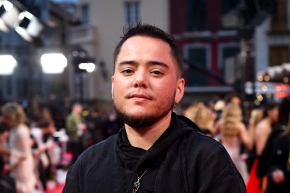 Ian de la Rosa, a su llegada a la alfombra roja de la gala de clausura del Festival de Málaga.