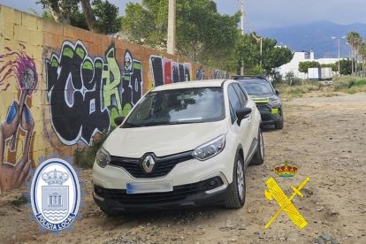 El vehículo sustraído en Dalías.