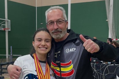 Adriana Navarro, la joven huercalense que ha conseguido la medalla de oro en el Campeonato de España de Powerlifting.