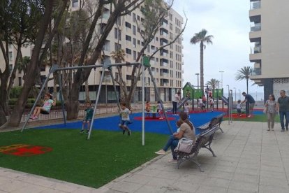 La nueva zona de juegos en Plaza Elena Pezzi.