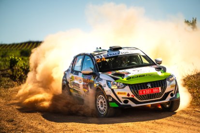 F. Puertas y Sergio Fernández, lideran la clasificación del del Desafío Peugeot.