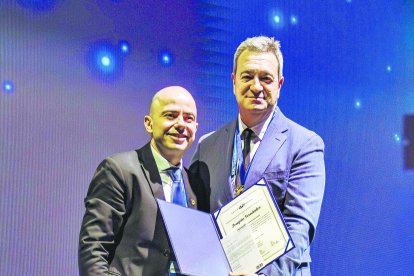Reconocimiento en Brasil al Dr. Joaquín Fernández por su trayectoria internacional