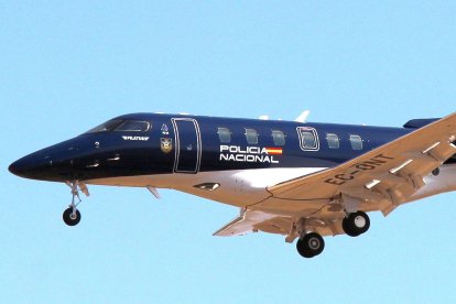 El avión Pilatus PC-24 de la Policía Nacional, en Almería.