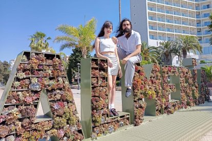 Los ejidenses Charo Fernández y Jesús de Bina, Los Agro, haciendo patria con su propuesta musical.