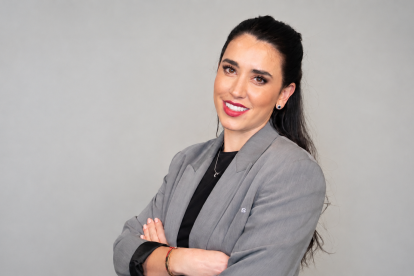 La Dra. Ana Rubí, especialista en diseño de sonrisa y pionera en Almería en tratamientos con carillas sin tallado.