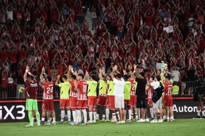 Unión total y fiesta en el Mediterráneo después de remontar al Castellón y pasar a la final del Play Off de ascenso.