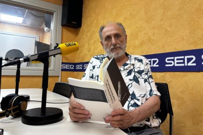 Jacinto Castillo en SER Almería con ‘Cuaderno de supervivencia’ (Producciones Descerebradas).