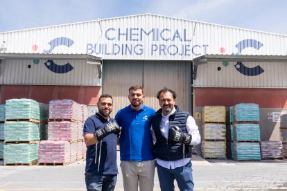 Nacida hace apenas ocho años en Macael, Chemical Building Project combina producción industrial, desarrollo de nuevos materiales y expansión internacional.