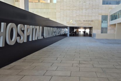 Acceso al Hospital Universitario Torrecárdenas (HUT) de Almería.