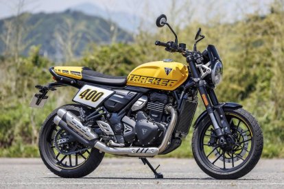 La Triumph Tracker 400 posee una marcada estética retro, inspirada en las motocicletas utilizadas en Estados Unidos en las carreras sobre óvalos de tierra.