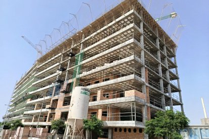Las obras de Las Pitas avanzan en La Vega de Acá con la estructura casi finalizada.