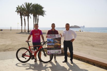 Presentación del IX Triatlón de Carboneras.