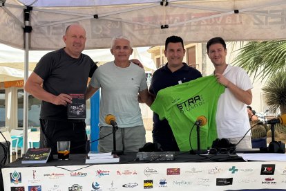 El autor albojense Diego Cerdán; el organizador de la 'Stramilano', Francisco Hernández; Antonio Hernández, del 'Festival Antonio Segura y el presentador Guillermo Mirón.