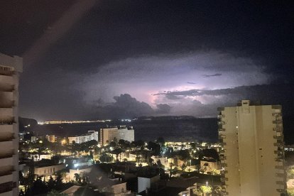 La tormenta sobre Cabo de Gata tras su paso por la ciudad de Almería