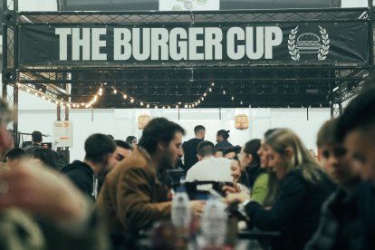 Imagen de otra edición de 'The Burger Cup'