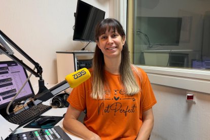 Esther Sánchez en los estudios de la SER, donde habló de su carrera y del proyecto del AVG 2008.
