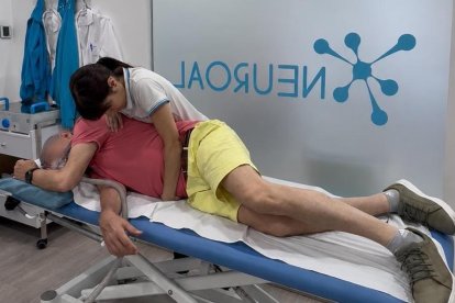 Sesión de Fisioterapia respiratoria con la fisioterapeuta experta en respiratorio Berta Pons.
Sesión de Fisioterapia respiratoria con la fisioterapeuta experta en respiratorio Berta Pons.
Sesión de fisioterapia respiratoria con la fisioterapeuta experta en respiratorio Berta Pons.