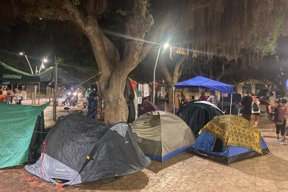 Acampada en el Paseo de Almería este domingo.