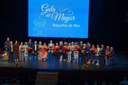 Cerca de 1400 personas celebran la Gala del Mayor en Roquetas.