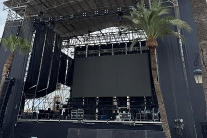 Montaje de escenario para el Almanzora Sound de Albox.