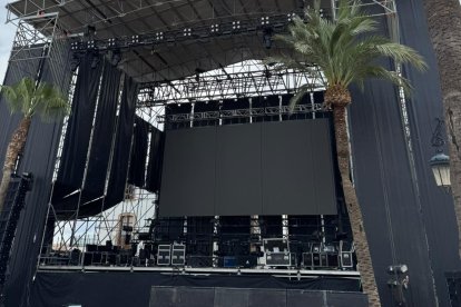 Montaje de escenario para el Almanzora Sound de Albox.